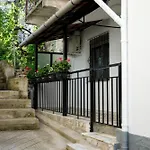 Paro\'S Daily Apartment